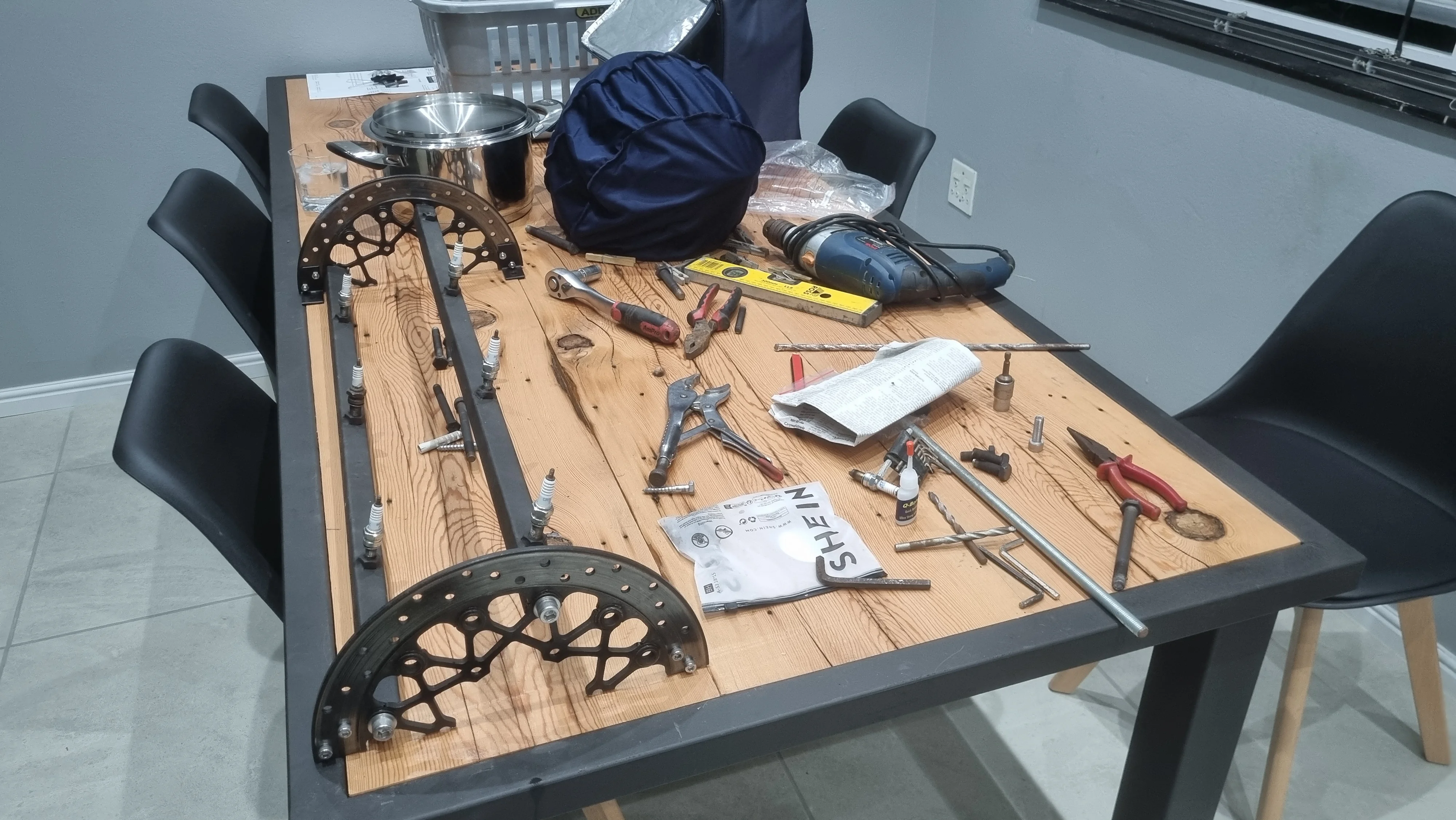 Detailing - Fitting spark plug coat rack
