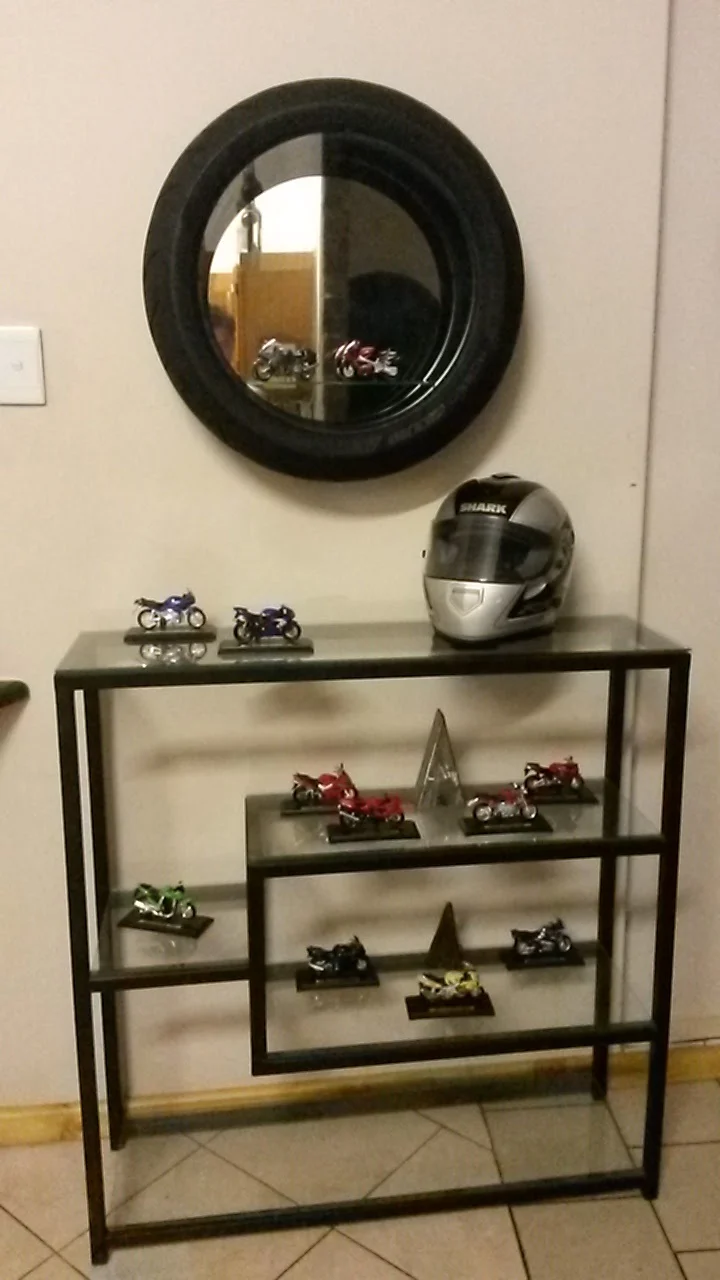 Bespoke Shelving - Helmet Mirror Display Set